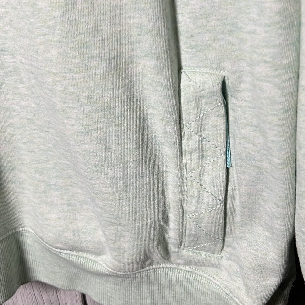 Vineyard Vines Blue Snap Quilted Full Zip Packable Hooded Jacket size medium - Picture 4 of 11